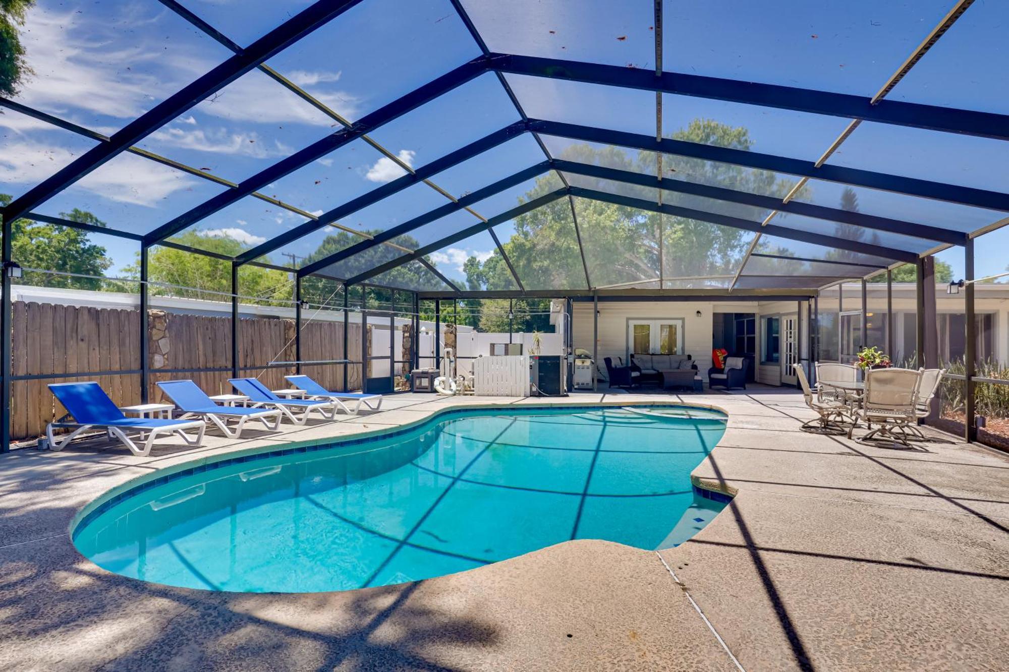 Waterfront Gem With Pool, Dock And Lanai In Tampa! Villa Exterior photo