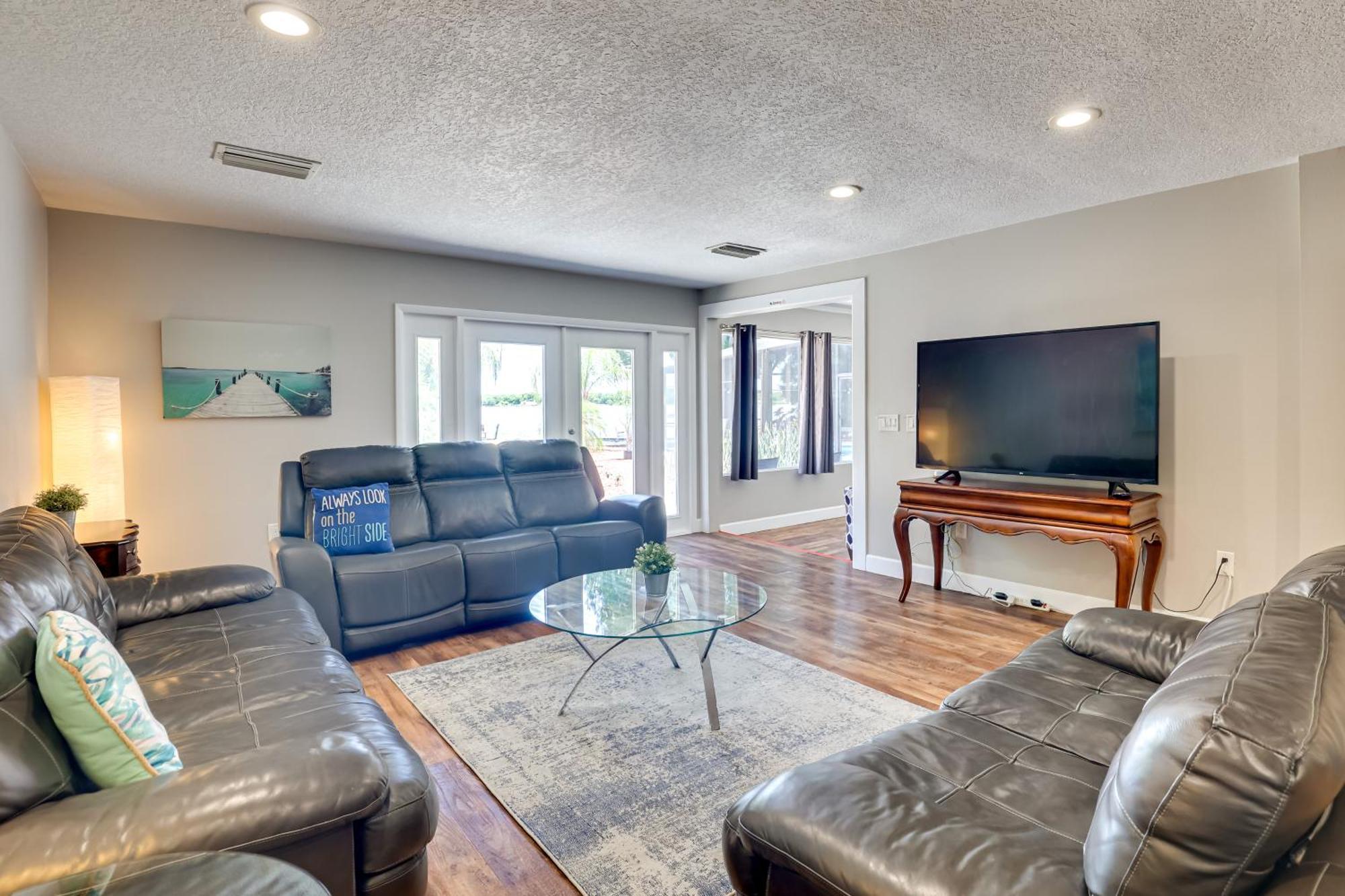 Waterfront Gem With Pool, Dock And Lanai In Tampa! Villa Exterior photo